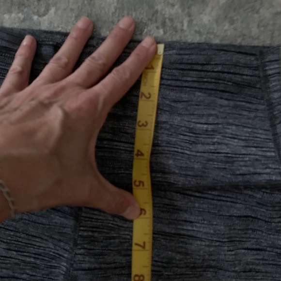Lululemon Wunder Under Crop Bit Point Black ice grey  Sz 4 Cropped High Rise - Picture 10 of 10